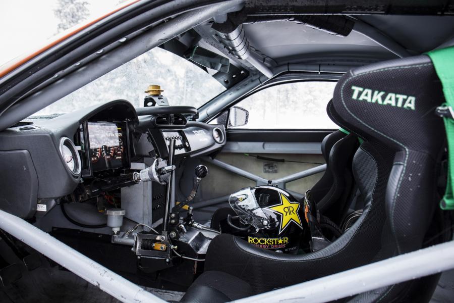 Интерьер Toyota GT 86-X 2016 года  (фото 8 из 8)